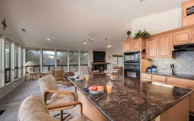 Awesome Views - Five Bedroom Cabin