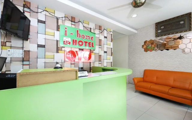 Oyo 11344 I Home Hotel