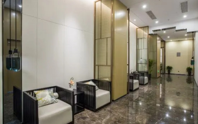 Magnotel (Zhenjiang South Railway Station Greenland Plaza Branch)