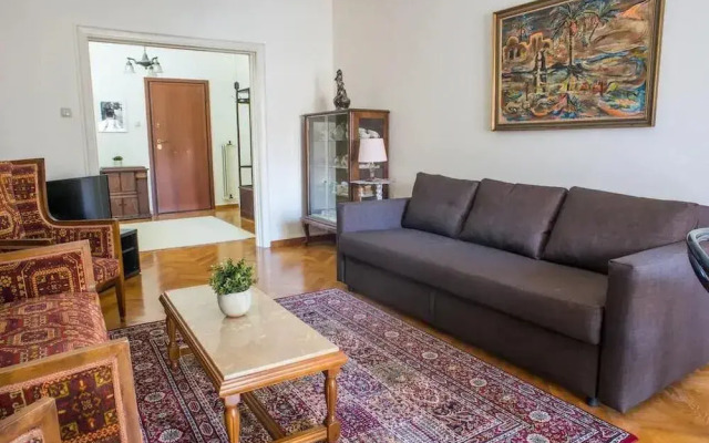 Classy and Chic 2 bedroom apartment