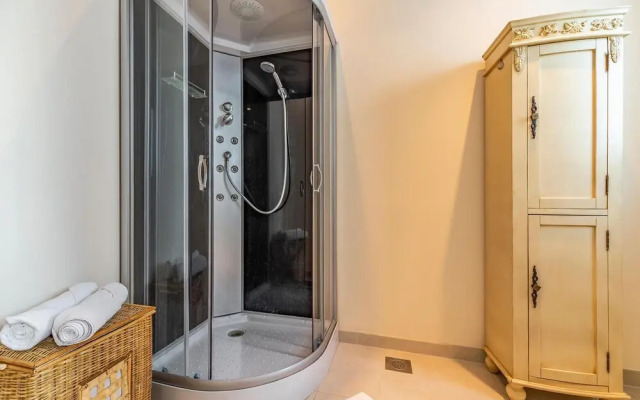 Amazing Home in Banjole With Jacuzzi, Wifi and 4 Bedrooms