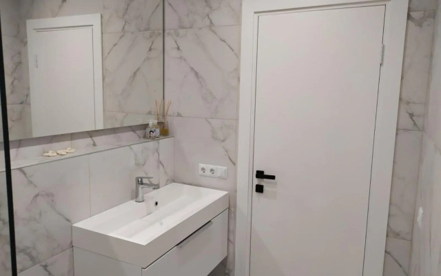 NEW modern apartment