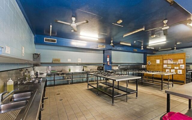 Adventurers Resort - Hostel