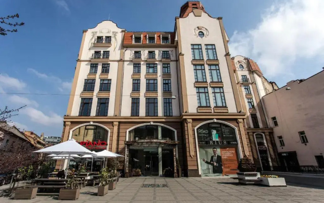 Rius Hotel Lviv