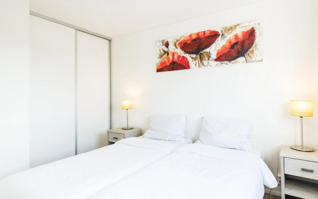 Comfortable Chalet With Dishwasher, Near the Beach