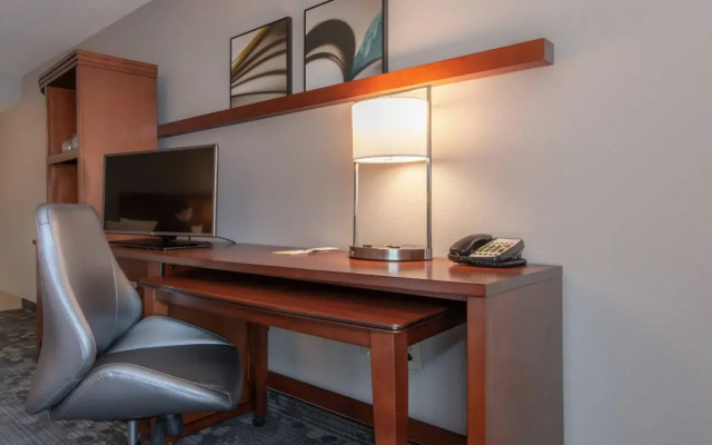 Courtyard by Marriott Charlotte Lake Norman