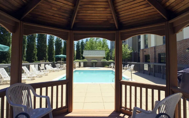 Hampton Inn & Suites Asheville Airport