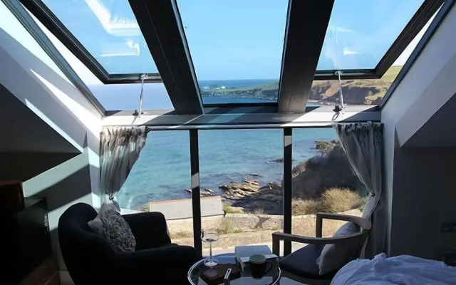 Luxury Pebble House 180 Degrees Sea View