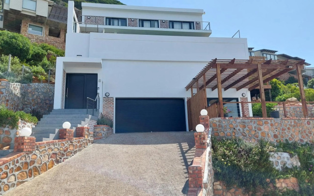 Relax,Revive,Reset & enjoy the sounds of the sea!