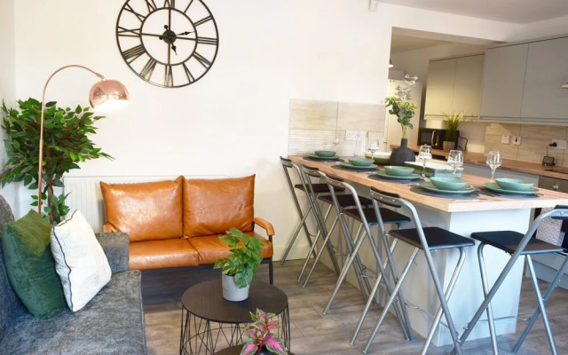 Watermill Close