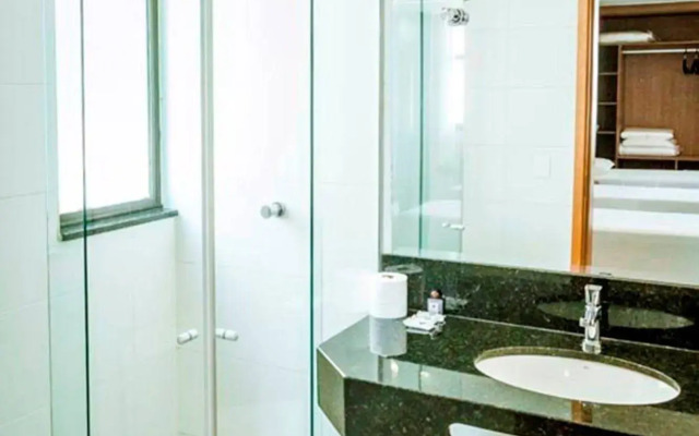 Vida Plaza Hotel