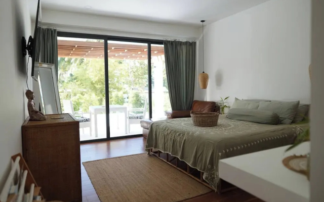 O3 Green 2b Garden Pool Villa and Unique Furniture