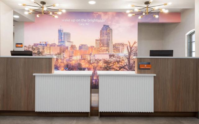 La Quinta Inn & Suites by Wyndham Raleigh Cary