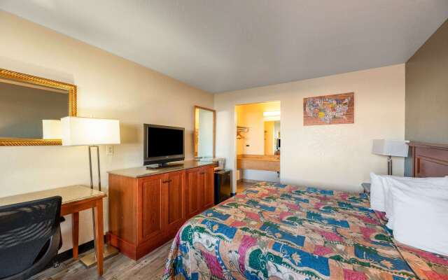 Econo Lodge Phoenix North I-17