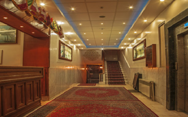 Theran Sasan Hotel