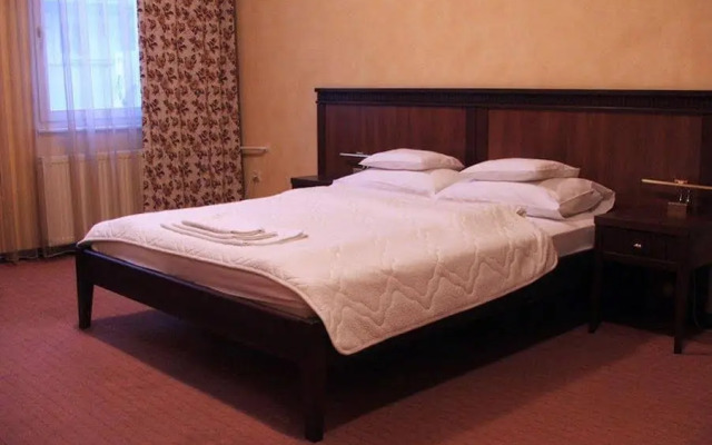 The Regent Club Hotel
