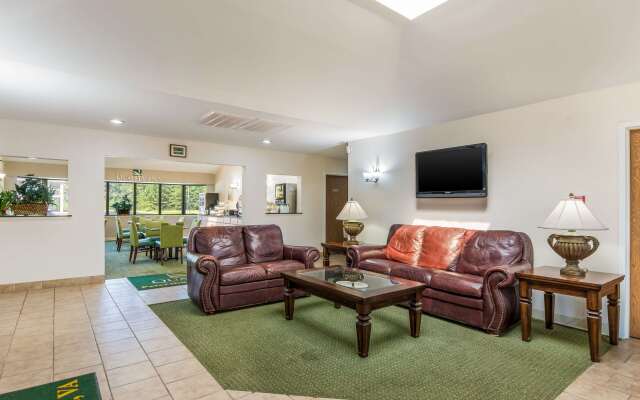 Quality Inn Petersburg Fort Lee Area