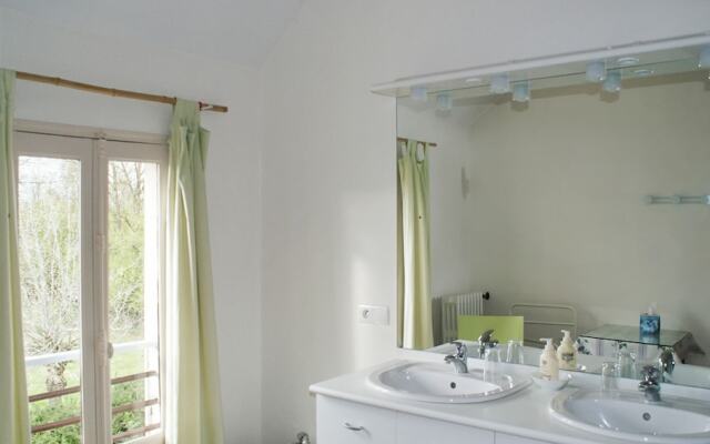 Mansion With 6 Bedrooms in Neuillé, With Private Pool, Furnished Garde