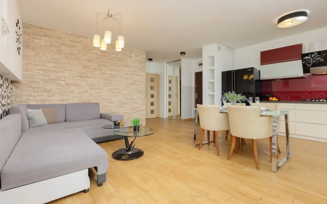 Spacious Targowek Apartment by Renters