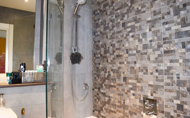 Stylish 2 Bedroom Flat With Balcony In Tufnell Park