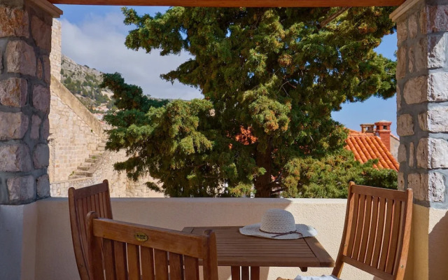 Hedera Estate, Hedera A22