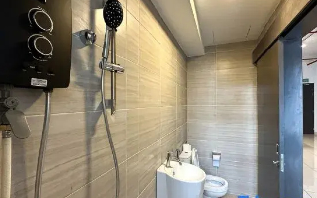 KL35 Studio @ 3 Towers/Jln Ampang (3pax)