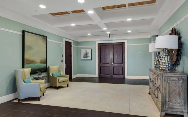 Warm and Inviting 1 Bd 1 Ba Condo With Breathtaking Gulf Views