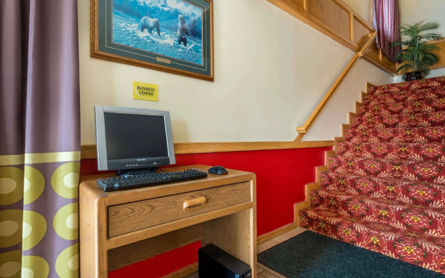 Super 8 By Wyndham Sheridan