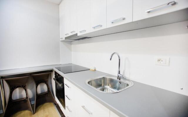 4 BR apartment & BBQ veranda