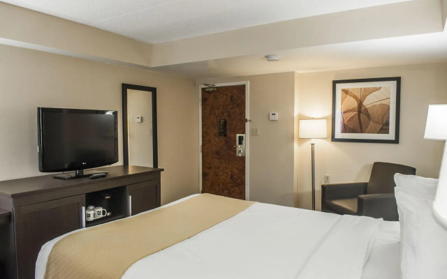 Quality Inn Airport West