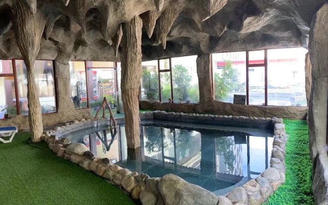 Shiman Hot Spring Hotel