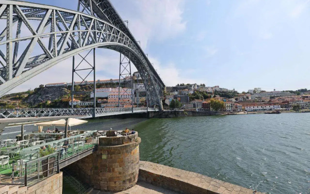 FLH Oporto Captain House