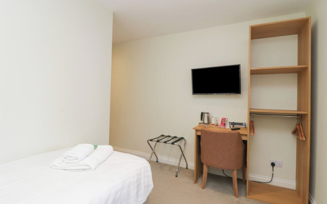 Harcombe House Rooms - First Floor Single