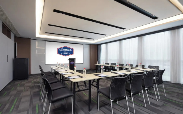 HamptonHiltonChengduRailwayNorthStation