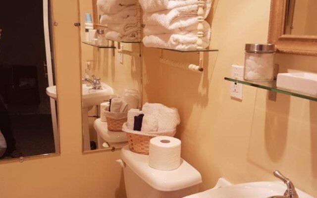 Homestead House Bed & Breakfast