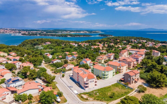 Stunning Home in Premantura With Wifi and 2 Bedrooms