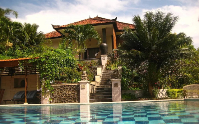 Lovina Villa Resort Puri Bulan