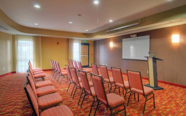 Courtyard by Marriott Medford Airport