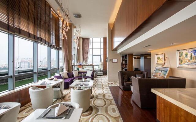 Holiday Inn Qingdao City Centre, an IHG Hotel