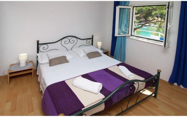 Elvi - Amazing Position & Parking - A1 Mali