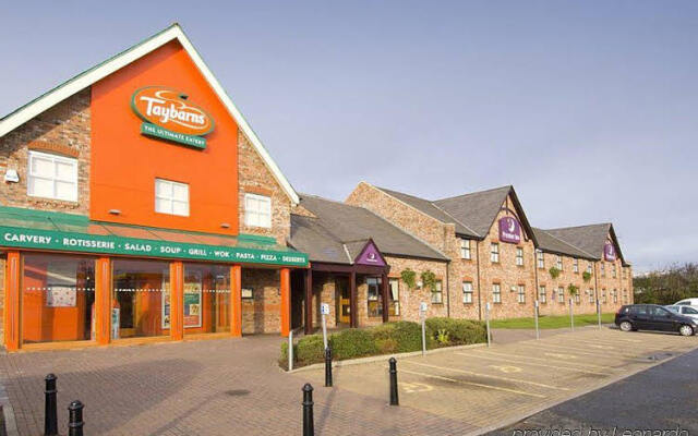 Premier Inn Wigan (M6, J25)