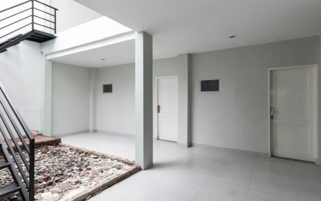 RedDoorz Plus near RS USU Medan 2