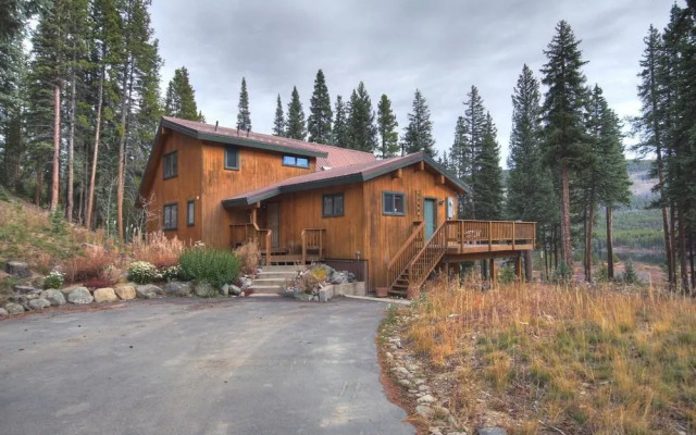 Black Bear 5 Br Home by RedAwning