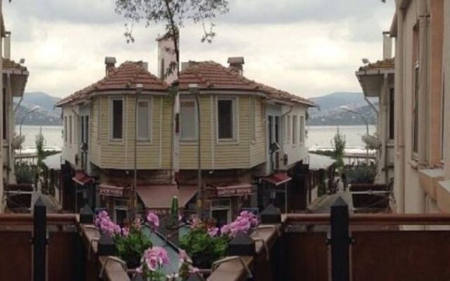 Büyükada Çiçekyalı Pansiyonu