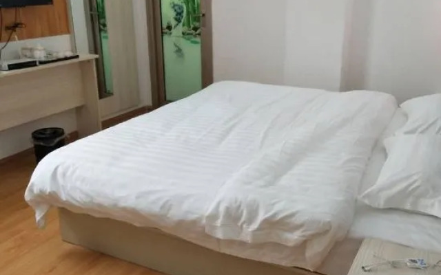 Lingshan Da Jia Wang Hotel (People's Square Branch)