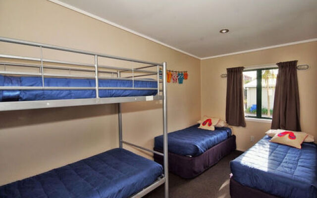 Omokoroa Kiwi Holiday Park
