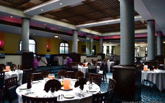 DoubleTree by Hilton Chatsworth