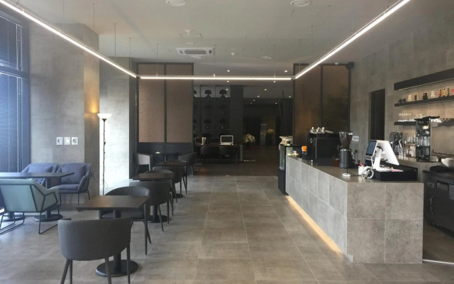 Royal Emporium Incheon Airport Hotel