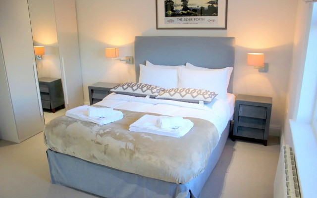 Peymans - The Luxurious Duplex Serviced Apartment