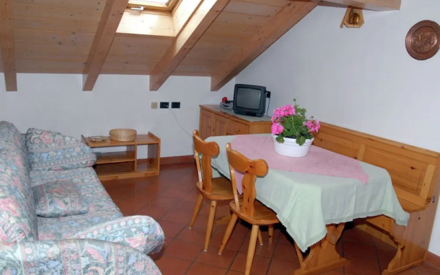 Pretty Apartment With Balcony, Garden, Garden Furniture